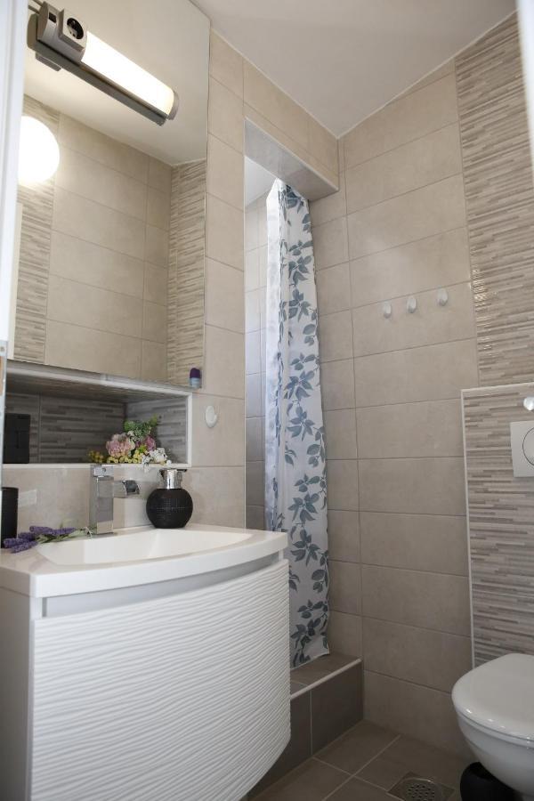Apartments Stonehouse โวดีเซ ภายนอก รูปภาพ