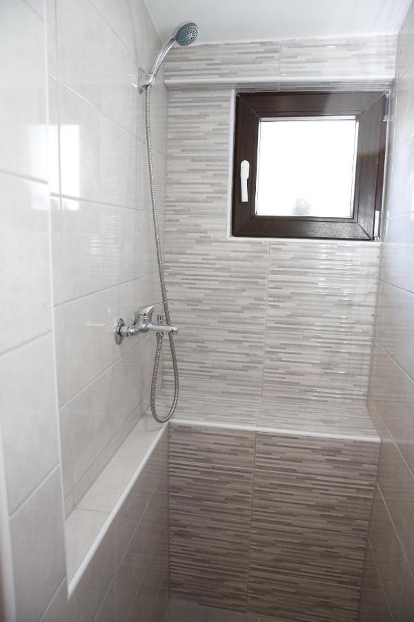 Apartments Stonehouse โวดีเซ ภายนอก รูปภาพ